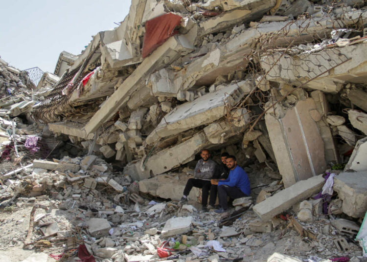 Gazze’de enkaz altında kalan 10 binden fazla kişi kayıp