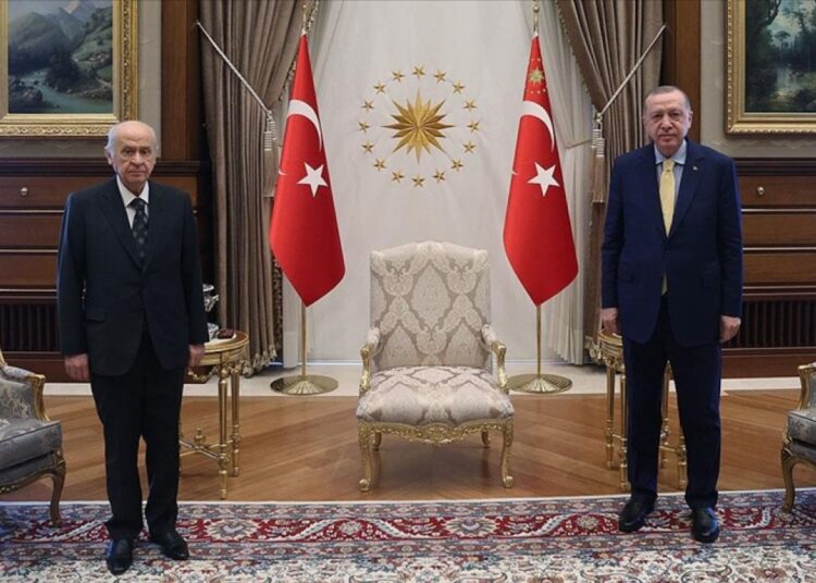 Ankara'da kritik zirve: Bahçeli Beştepe'de Erdoğan'la bir araya geldi 1 Ankara’da kritik zirve: Bahçeli Beştepe’de Erdoğan’la bir araya geldi