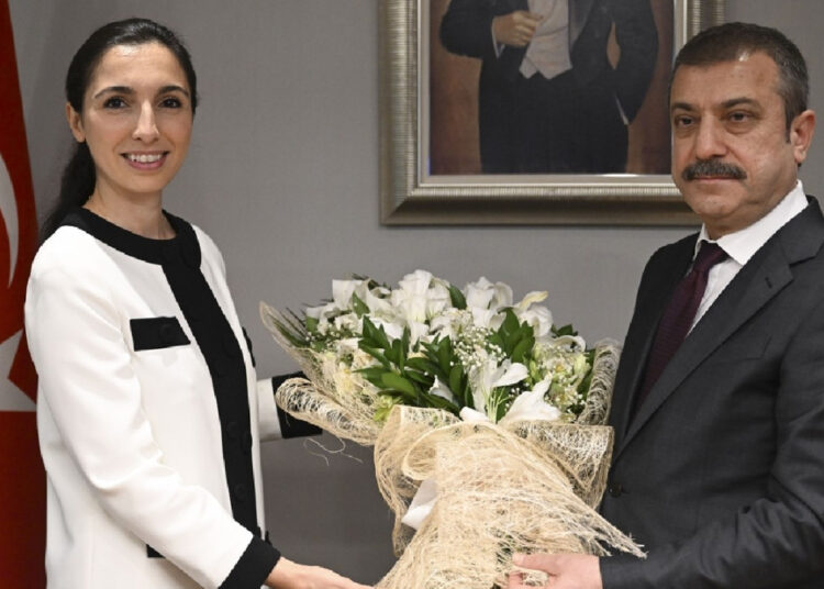 Yeni iddia: Hafize Gaye Erkan, Kavcıoğlu’nu bir kez daha koltuğundan edecek 1 Yeni iddia: Hafize Gaye Erkan, Kavcıoğlu’nu bir kez daha koltuğundan edecek