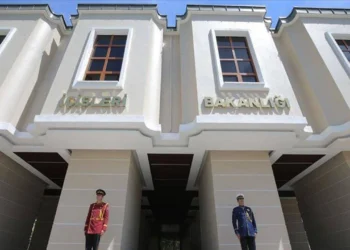 İçişleri Bakanlığı’da tasarruf tedbirleri: Koruma araç ve polis sayıları azaltıldı