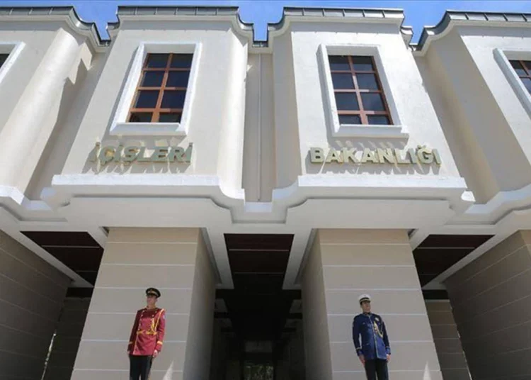 İçişleri Bakanlığı'da tasarruf tedbirleri: Koruma araç ve polis sayıları azaltıldı 1 İçişleri Bakanlığı’da tasarruf tedbirleri: Koruma araç ve polis sayıları azaltıldı