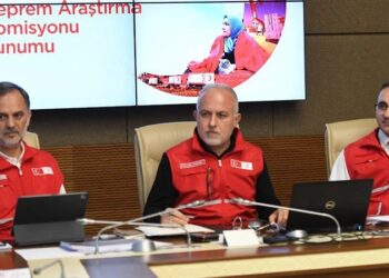 Depremde çadır satan Kızılay’da bir istifa daha