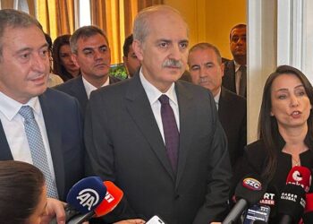 Yeni anayasa ziyaretleri: Numan Kurtulmuş, DEM Parti grubuyla görüştü