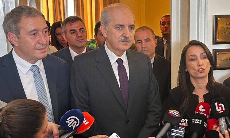 Yeni anayasa ziyaretleri: Numan Kurtulmuş, DEM Parti grubuyla görüştü 1 Yeni anayasa ziyaretleri: Numan Kurtulmuş, DEM Parti grubuyla görüştü