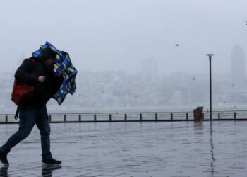 Meteorolojiden sel, dolu, yıldırım ve fırtına uyarısı