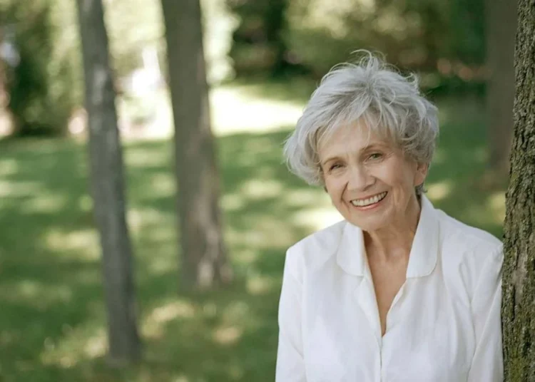 Nobel ödüllü Kanadalı yazar Alice Munro hayata veda etti 1 Nobel ödüllü Kanadalı yazar Alice Munro hayata veda etti