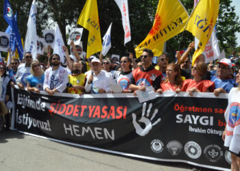 Öğretmenler 81 ilde eylem yaptı: Okulda ölmek istemiyoruz