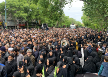 İran Cumhurbaşkanı Reisi için Tebriz’de cenaze töreni