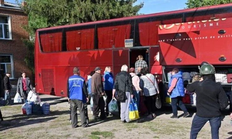 Rusya'nın yeni saldırı başlattığı Harkov'dan bin 775 kişi tahliye edildi 1 Rusya’nın yeni saldırı başlattığı Harkov’dan bin 775 kişi tahliye edildi