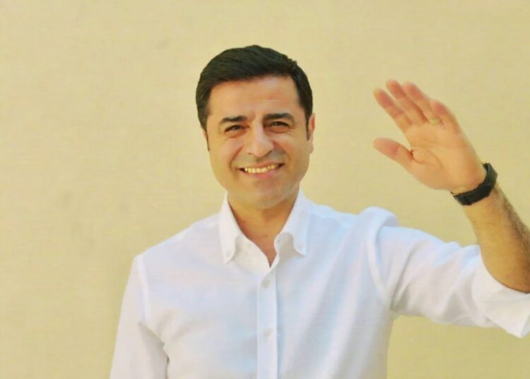 Kobani sonrası Demirtaş’tan ilk açıklama: Bizim boynumuz bükülmez, dizimiz çökmez