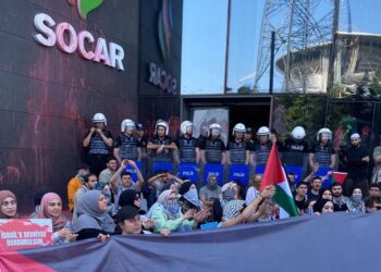 Filistin için Bin Genç grubundan İsrail’e petrol taşıyan Socar protestosu