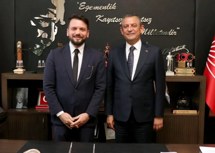 Mercan Bulut’un yorum haberi l Özgür Özel yıpratılmak mı isteniyor? 1 Mercan Bulut’un yorum haberi l Özgür Özel yıpratılmak mı isteniyor?