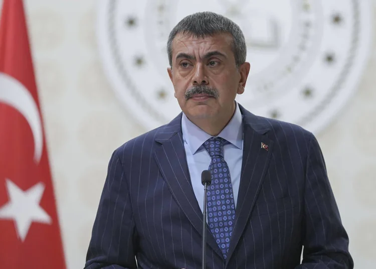 Bakan Tekin'den 'yeni müfredat' eleştirilerine yanıt: "Okuyarak eleştirsinler" 1 Bakan Tekin’den ‘yeni müfredat’ eleştirilerine yanıt: “Okuyarak eleştirsinler”