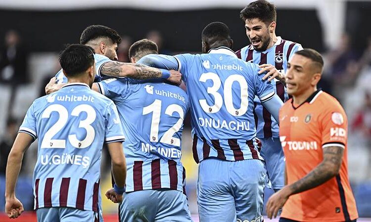 Başakşehir'i geçen Trabzonspor, üçüncülüğü garantiledi 1 Başakşehir’i geçen Trabzonspor, üçüncülüğü garantiledi