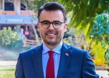 TRT Lefkoşa temsilcisi Sefa Karahasan tutuklandı! Sahte diploma almakla suçlanıyor