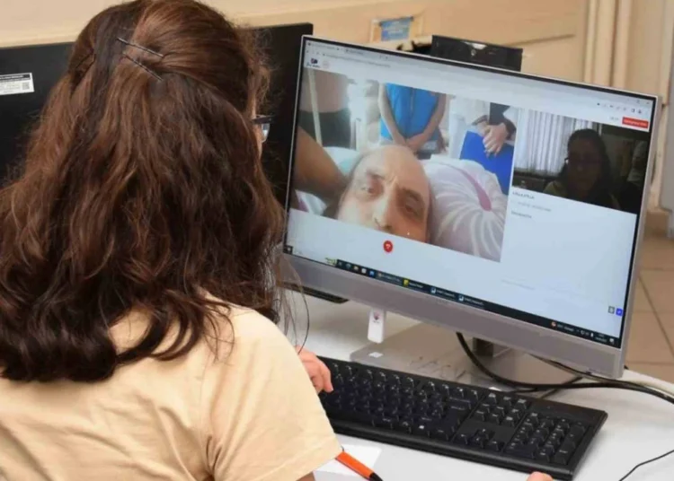 Uzaktan muayene dönemi başladı! Doktorlar endişeli…