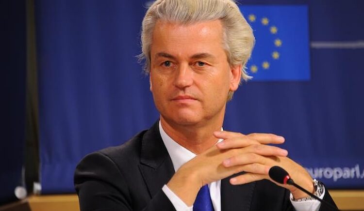 İslam karşıtı Wilders, hükümeti kurmaya yakın