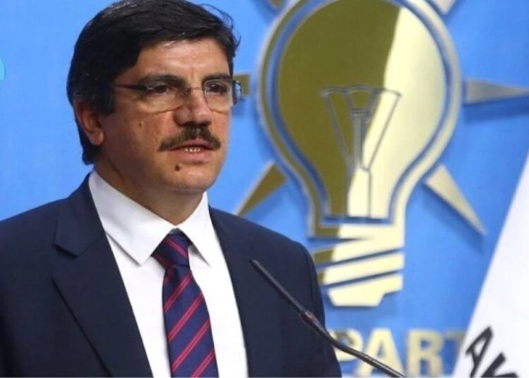 Erdoğan'ın eski danışmanı Aktay: AK Parti'liler görevi devralınca, dünyalık kapmış gibi davranıyorlar 1 Erdoğan’ın eski danışmanı Aktay: AK Parti’liler görevi devralınca, dünyalık kapmış gibi davranıyorlar