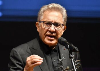 Zülfü Livaneli, 'uyutma' modeline isyan etti: 'Katliam çözüm olamaz' 6 Zülfü Livaneli, ‘uyutma’ modeline isyan etti: ‘Katliam çözüm olamaz’