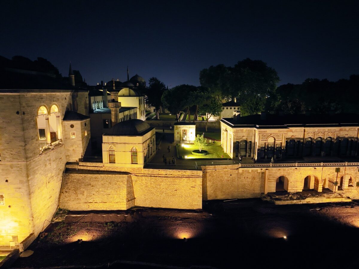 Gündüz 250, gece 1000 TL: Topkapı Sarayı’nı akşam ziyaret etmek isteyen 4 kat fazla ödeyecek