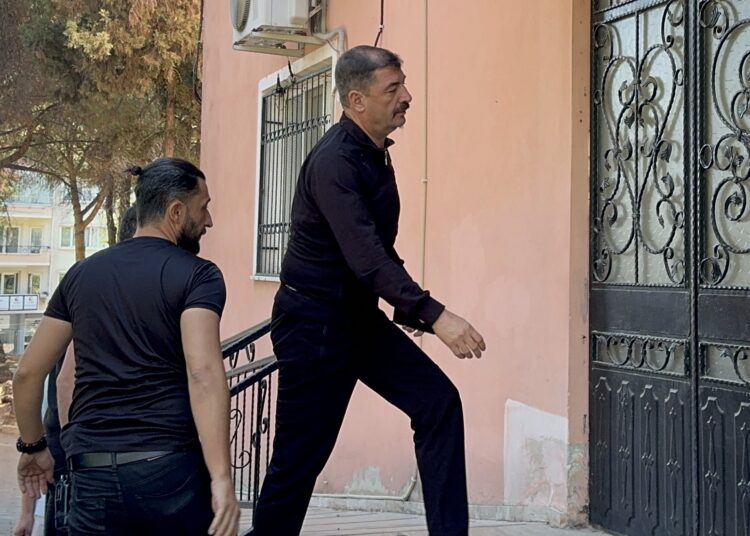 Darp iddiasıyla gözaltına alınan CHP’li Kula Belediye Başkanı adliyeye sevk edildi