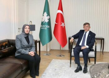 Ayşe Ateş, Ahmet Davutoğlu’yla görüştü