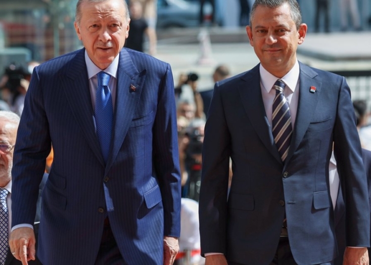 Erdoğan, Özgür Özel görüşmesi hakkında uçakta konuştu: Tavrı üzdü 1 Erdoğan, Özgür Özel görüşmesi hakkında uçakta konuştu: Tavrı üzdü