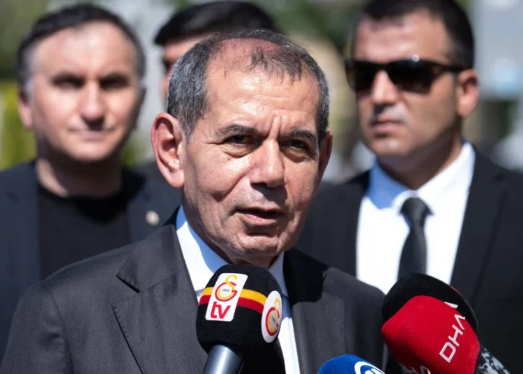 Galatasaray Başkanı Dursun Özbek’ten, Ali Koç ve Aziz Yıldırım’a yanıt