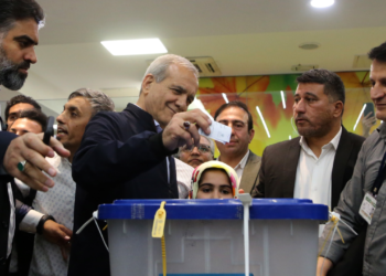 İran'da cumhurbaşkanı seçimi ikinci tura kaldı: İki isim yarışacak 3 İran’da cumhurbaşkanı seçimi ikinci tura kaldı: İki isim yarışacak