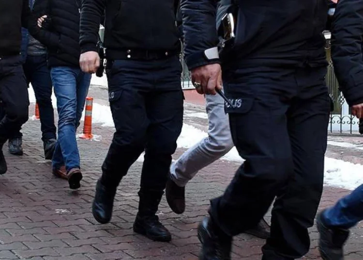 İstanbul’da IŞİD’e yönelik operasyon: 10 gözaltı 1 İstanbul’da IŞİD’e yönelik operasyon: 10 gözaltı