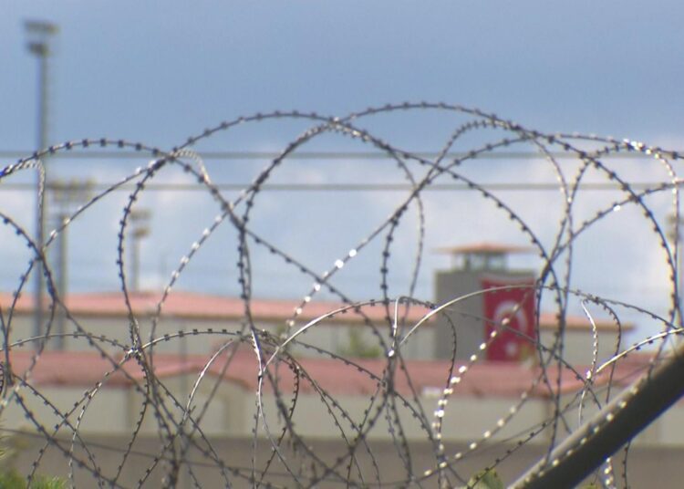 İnsan Hakları Derneği, yıllık ihlal raporunu açıkladı: 147 cezaevinde 24 bin ihlal yaşandı