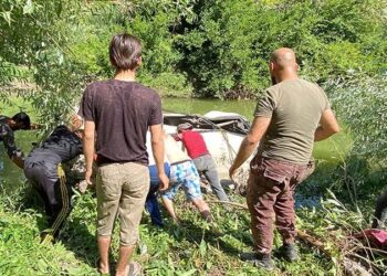 Öğrencileri taşıyan otobüs Asi nehrine düştü: En az 6 kişi hayatını kaybetti