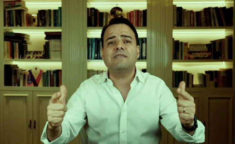 Özgür Demirtaş, önce 'sarma' sonra 'boş külah' paylaştı: Geçmiş olsun Türkiye 1 Özgür Demirtaş, önce ‘sarma’ sonra ‘boş külah’ paylaştı: Geçmiş olsun Türkiye