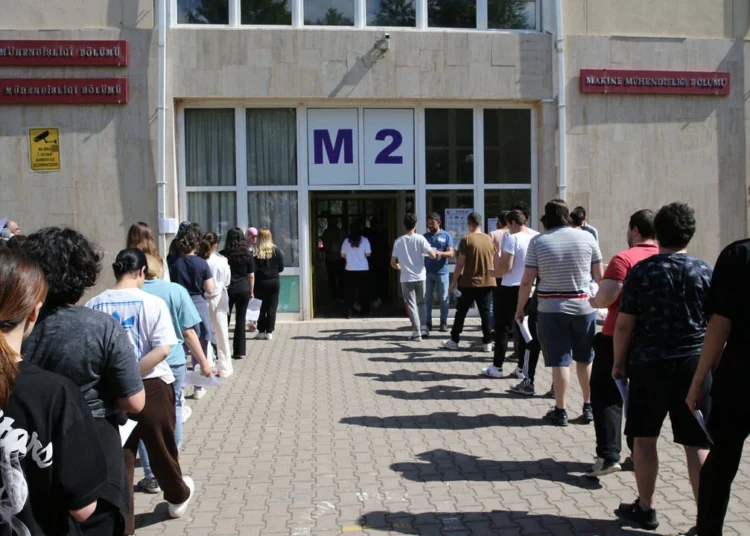 YKS maratonunda 2’nci gün: Yabancı Dil Testi başladı