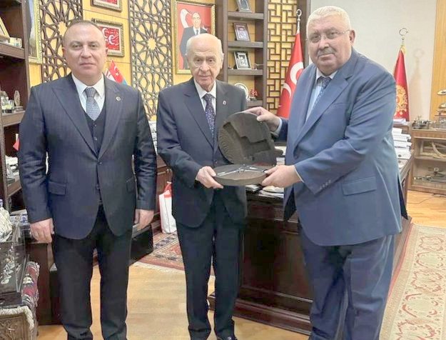 MHP’li isimden silah fotoğraflı gönderme 1 MHP’li isimden silah fotoğraflı gönderme