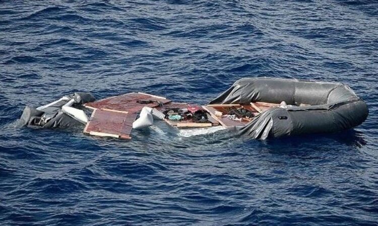 Afganistan'da teknenin batması sonucu 20 kişi öldü 1 Afganistan’da teknenin batması sonucu 20 kişi öldü