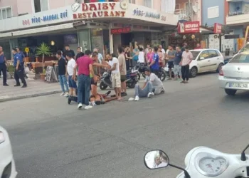 Polislerin gelmesine rağmen devam eden otopark kavgasında 1 ölü, 2 yaralı