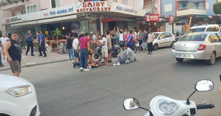 Polislerin gelmesine rağmen devam eden otopark kavgasında 1 ölü, 2 yaralı 1 Polislerin gelmesine rağmen devam eden otopark kavgasında 1 ölü, 2 yaralı