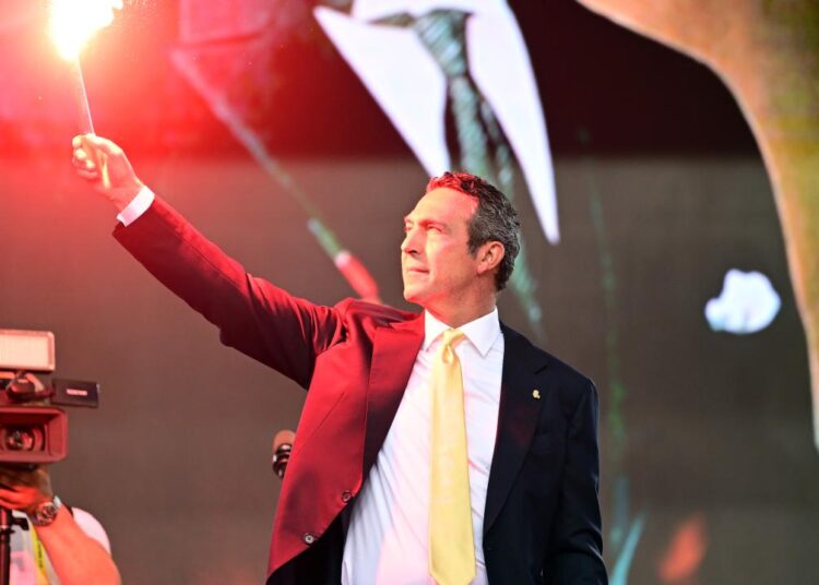 Fenerbahçe’de başkan değişmedi: Ali Koç, 3’üncü dönemine başlayacak 1 Fenerbahçe’de başkan değişmedi: Ali Koç, 3’üncü dönemine başlayacak
