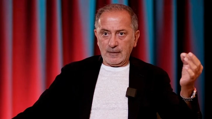 Fatih Altaylı’ya kaldırımda motosiklet çarptı 1 Fatih Altaylı’ya kaldırımda motosiklet çarptı