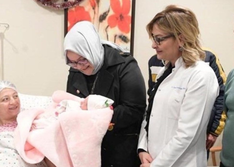 Ankara’da öldürülen anne ve kızın, 2019’un ilk bebek ve annesi olduğu ortaya çıktı 1 Ankara’da öldürülen anne ve kızın, 2019’un ilk bebek ve annesi olduğu ortaya çıktı
