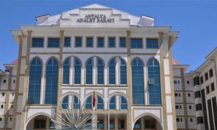 Antalya Adliyesi'nde rüşvet skandalında 4 tutuklama 1 Antalya Adliyesi’nde rüşvet skandalında 4 tutuklama