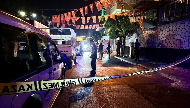 Suriye uyruklu şahıs, tartıştığı 5 kişiyi öldürüp intihar etti 1 Suriye uyruklu şahıs, tartıştığı 5 kişiyi öldürüp intihar etti