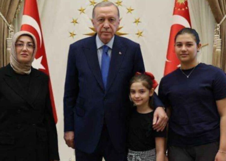 Ayşe Ateş, Erdoğan'la görüşmesinin ayrıntılarını anlattı 1 Ayşe Ateş, Erdoğan’la görüşmesinin ayrıntılarını anlattı