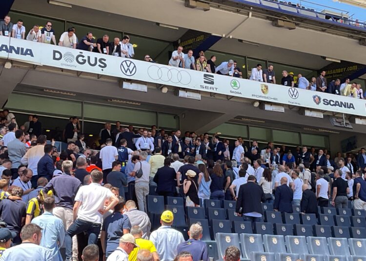 Fenerbahçe’de seçim heyecanı: Aziz Yıldırım stadyumu terk etti