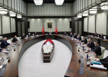 İddia: Kabinede üç bakan gidiyor