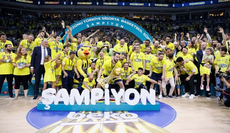 Basketbolda şampiyon Fenerbahçe! 1 Basketbolda şampiyon Fenerbahçe!