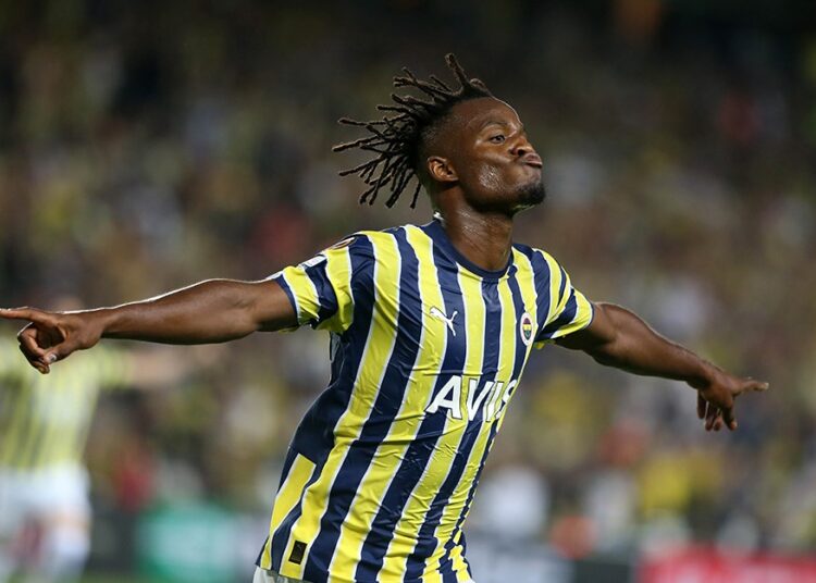 Batshuayi’ye telefon: Bizimle kal 1 Batshuayi’ye telefon: Bizimle kal