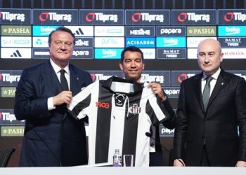 Beşiktaş’ta Giovanni van Bronckhorst dönemi resmen başladı