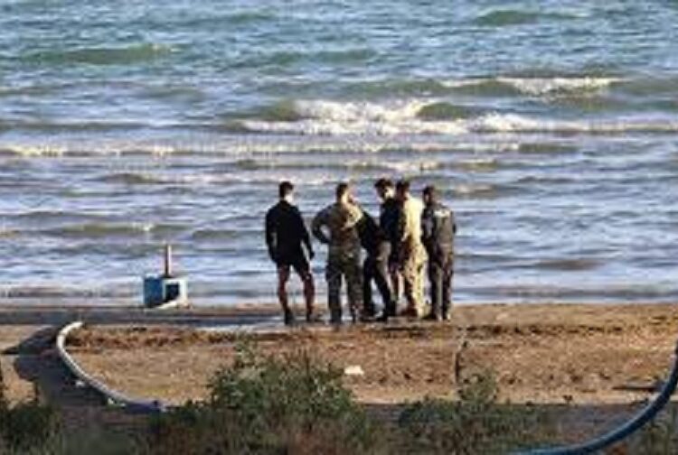 Yüzdüğü alanda patlayıcı gördü, aramalarda 7 el bombası bulundu